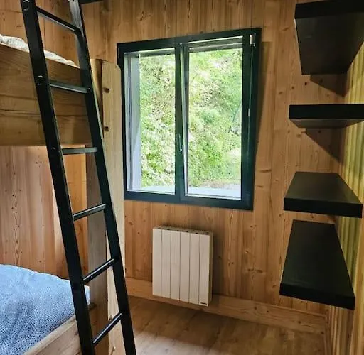 En Foret Avec Etang. Prázdninový dům