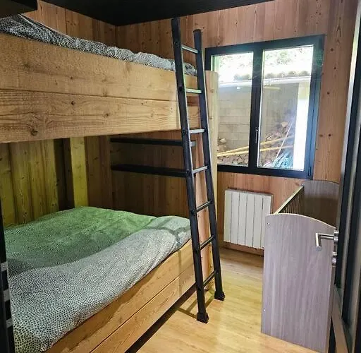 En Foret Avec Etang. *