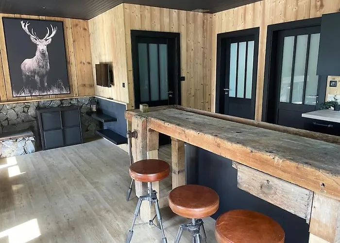 En Foret Avec Etang.