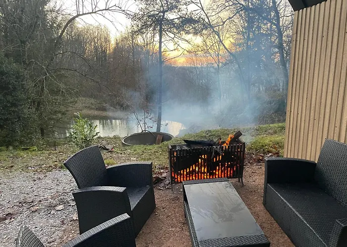 En Foret Avec Etang.